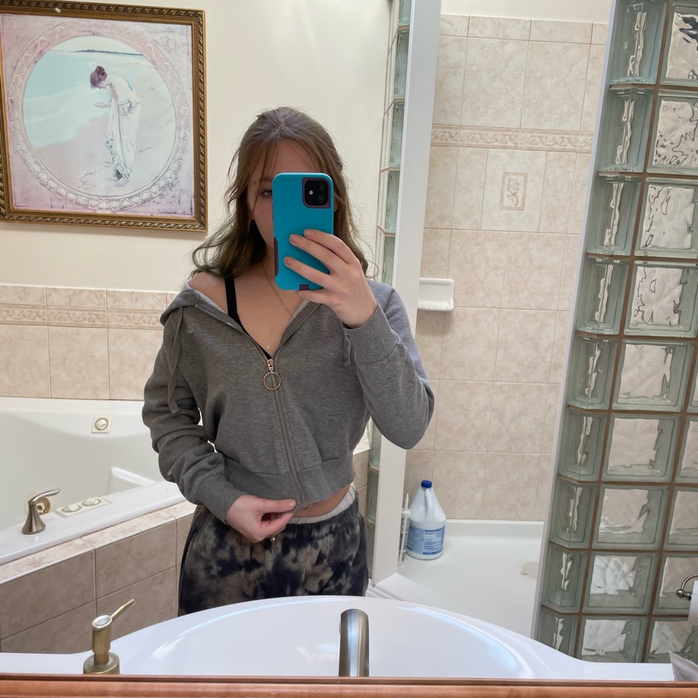 Grey cropped sweater